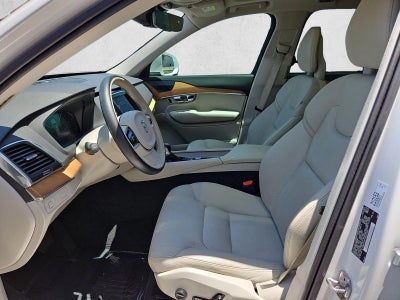 2021 Volvo XC90 T6 Momentum 6 Passenger