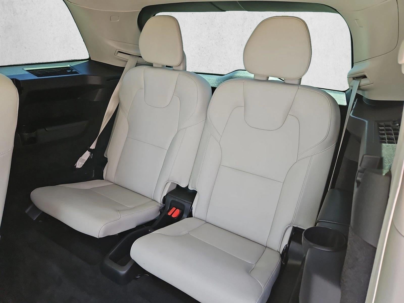2021 Volvo XC90 T6 Momentum 6 Passenger