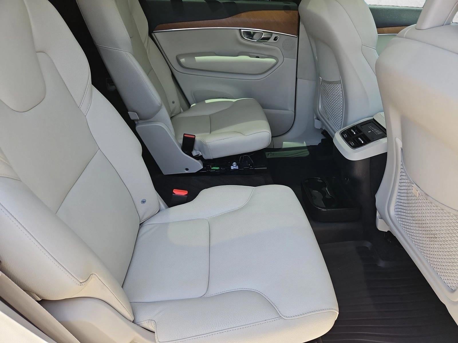 2021 Volvo XC90 T6 Momentum 6 Passenger