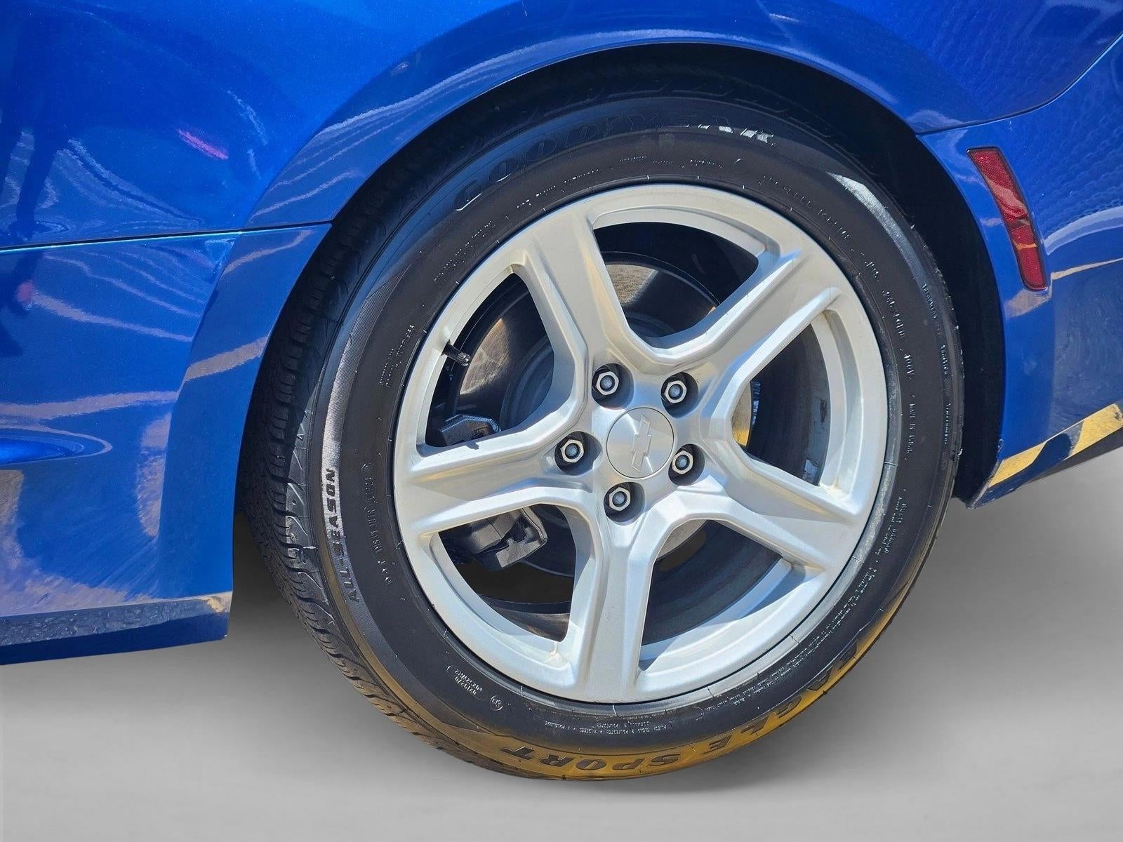 2018 Chevrolet Camaro 2dr Coupe 2LT