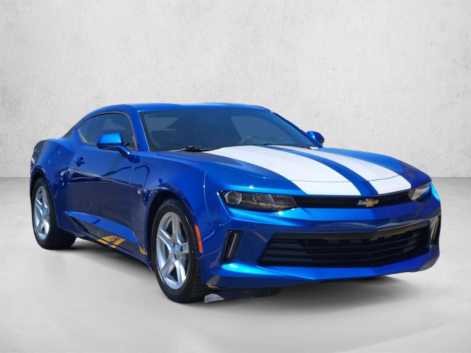 2018 Chevrolet Camaro 2dr Coupe 2LT