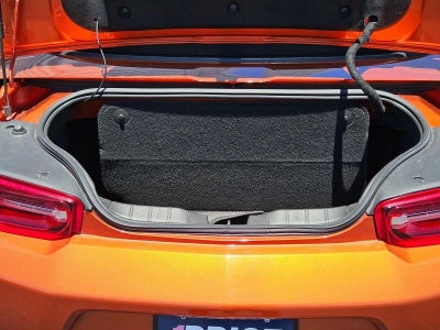 2023 Chevrolet Camaro 2dr Convertible 2LT