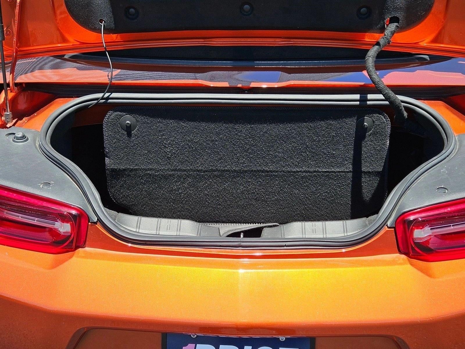 2023 Chevrolet Camaro 2dr Convertible 2LT