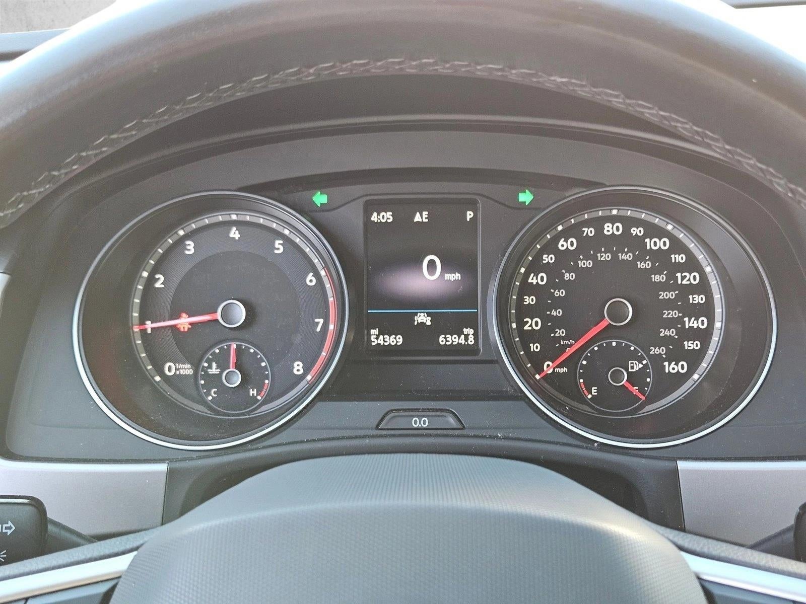 2021 Volkswagen Atlas 3.6L V6 SE w/Technology R-Line FWD *Ltd Avail*