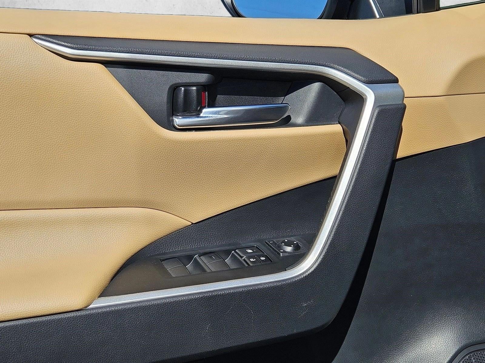 2020 Toyota RAV4 XLE FWD (GS)