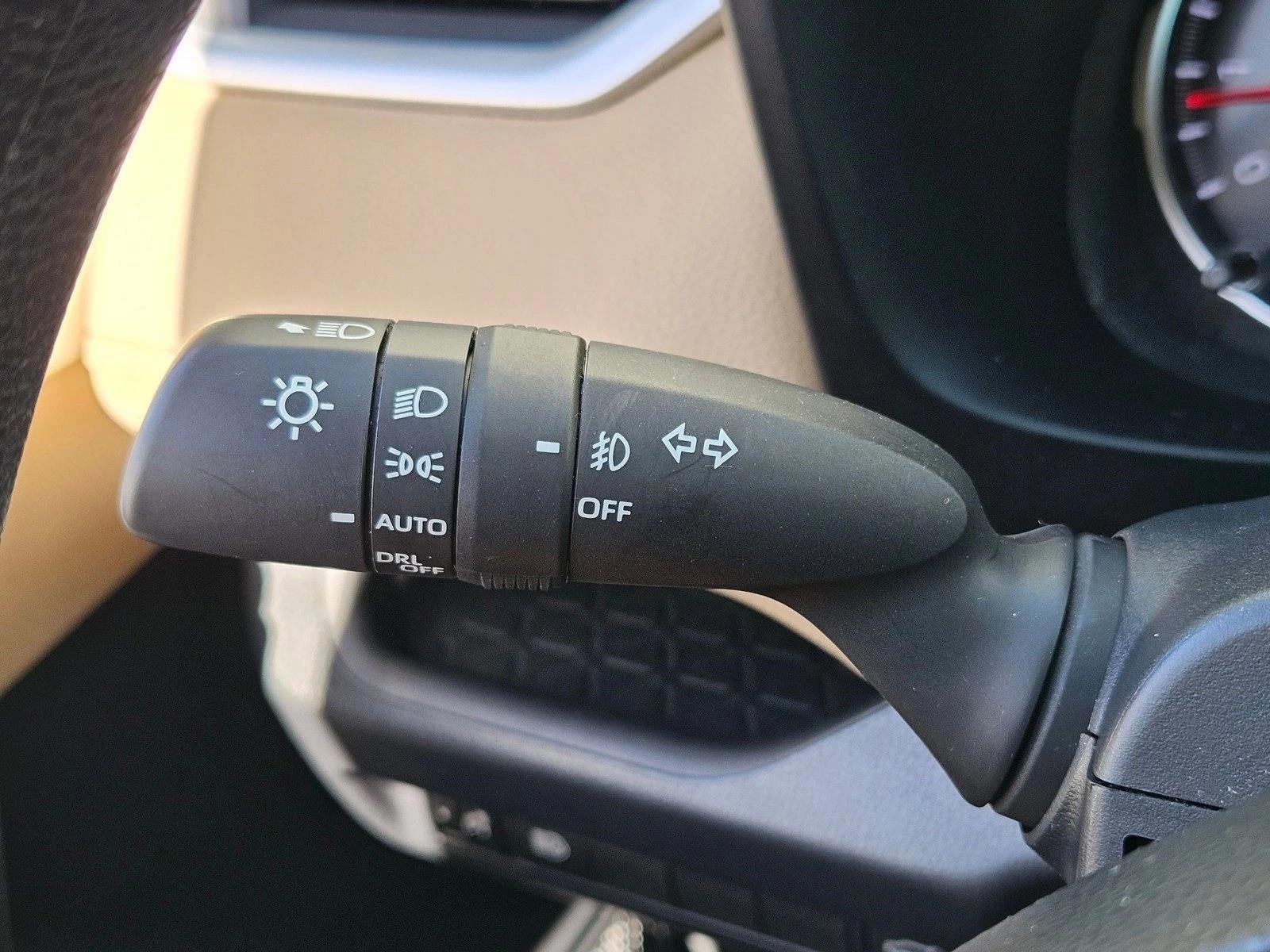 2020 Toyota RAV4 XLE FWD (GS)