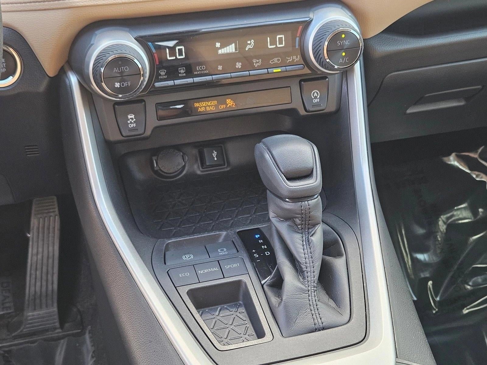2020 Toyota RAV4 XLE FWD (GS)
