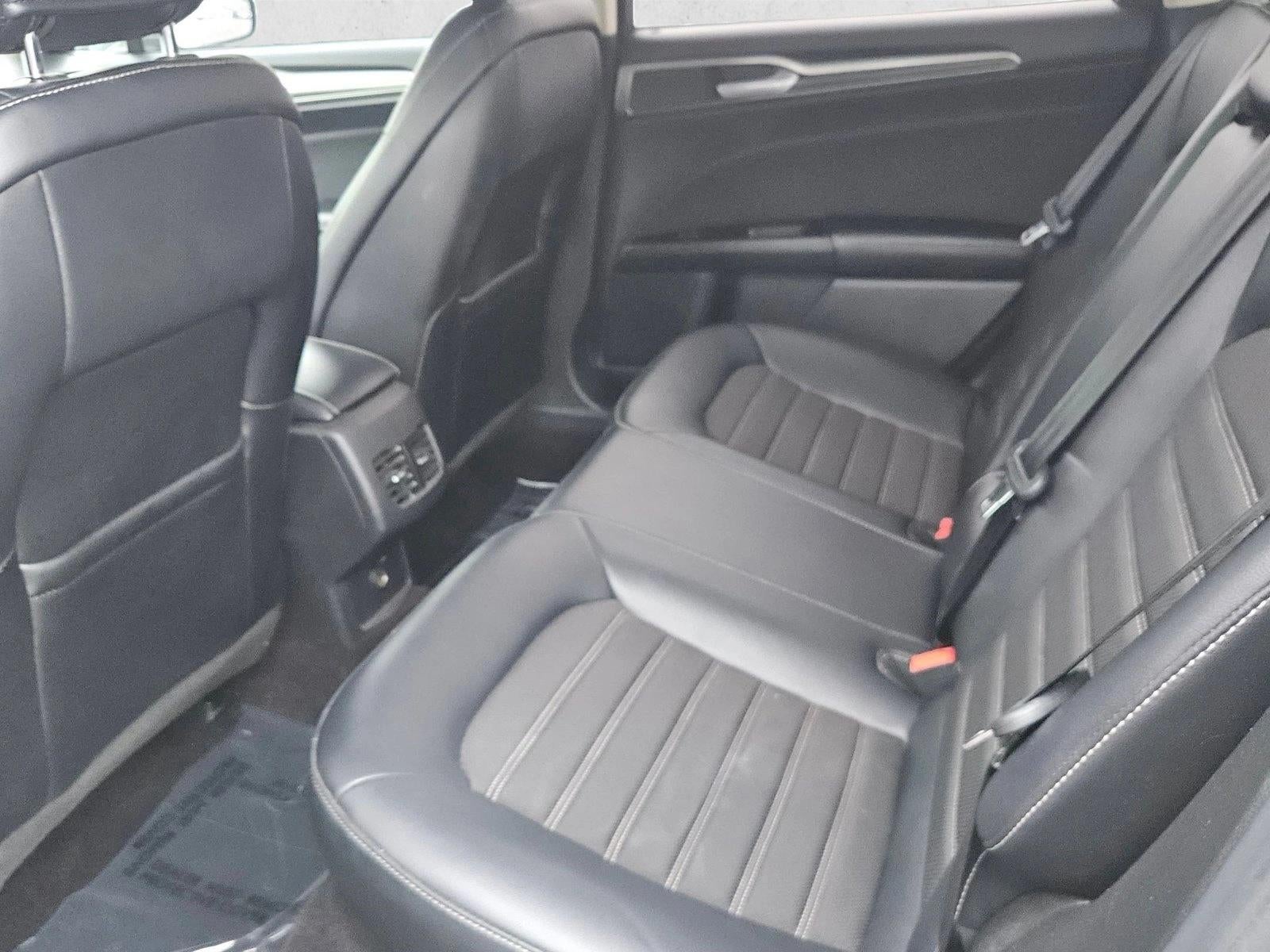 2017 Ford Fusion SE FWD