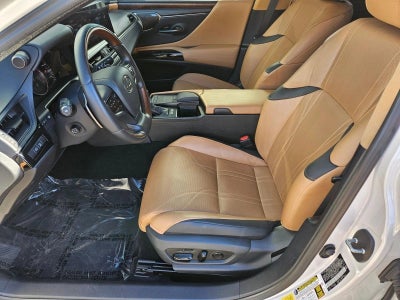 2022 Lexus ES 300h Luxury FWD