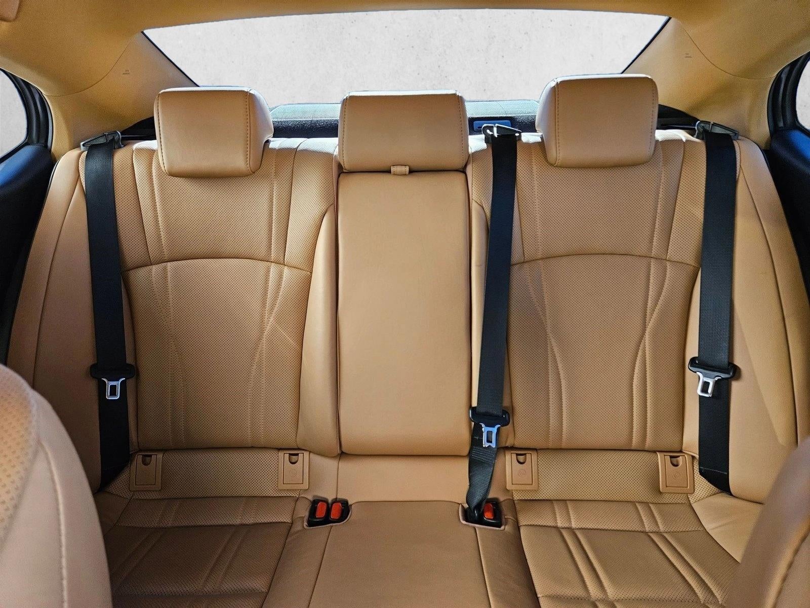 2022 Lexus ES 300h Luxury FWD