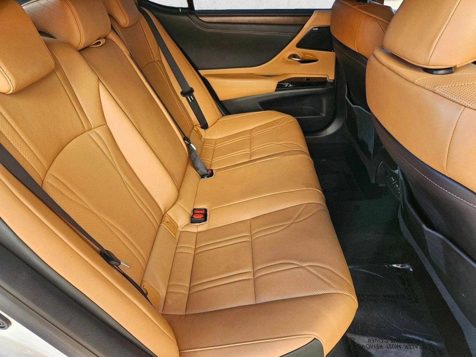 2022 Lexus ES 300h Luxury FWD