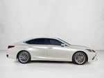 2022 Lexus ES 300h Luxury FWD