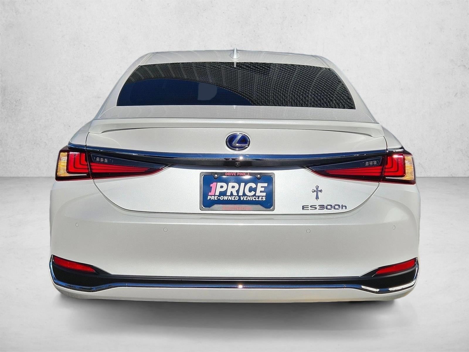 2022 Lexus ES 300h Luxury FWD