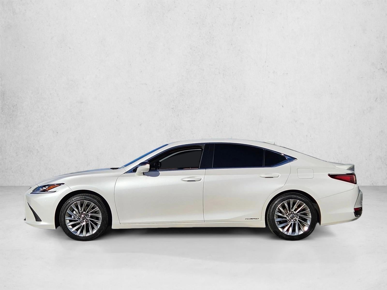 2022 Lexus ES 300h Luxury FWD