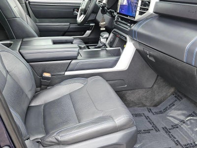 2022 Toyota Tundra 4WD 4WD Platinum CrewMax 5.5' Bed (Natl)