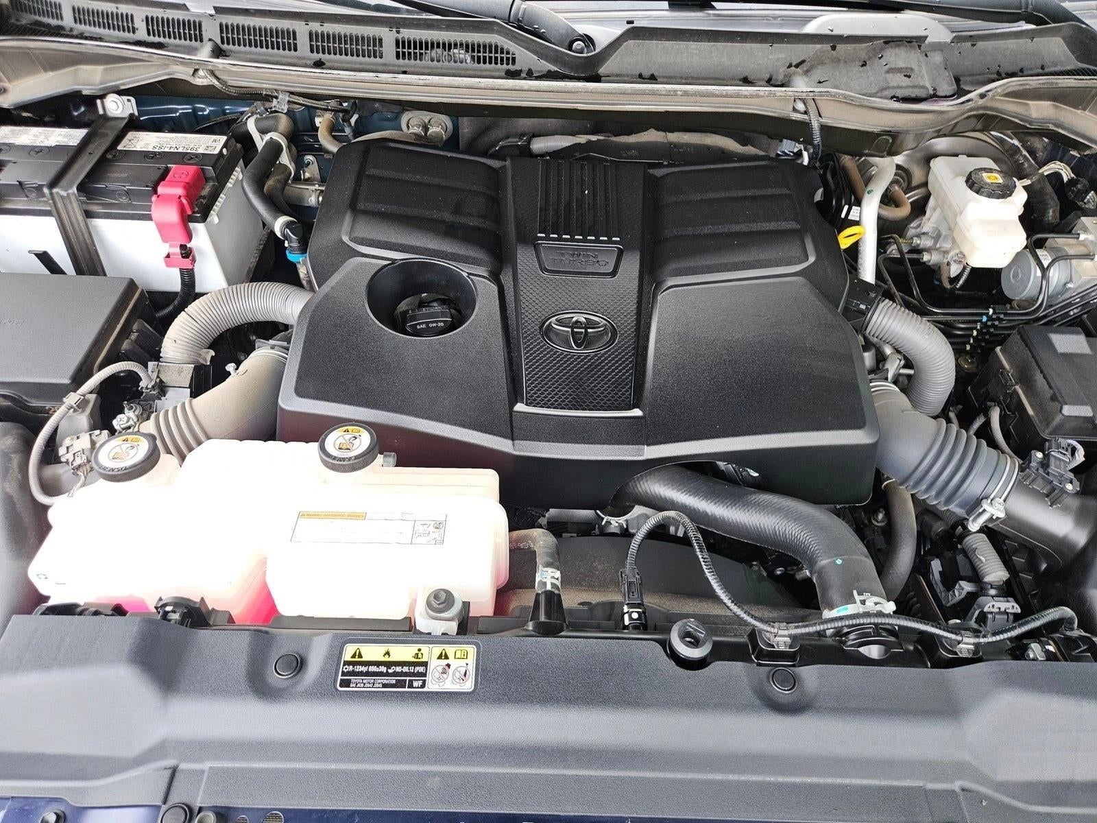 2022 Toyota Tundra 4WD 4WD Platinum CrewMax 5.5' Bed (Natl)