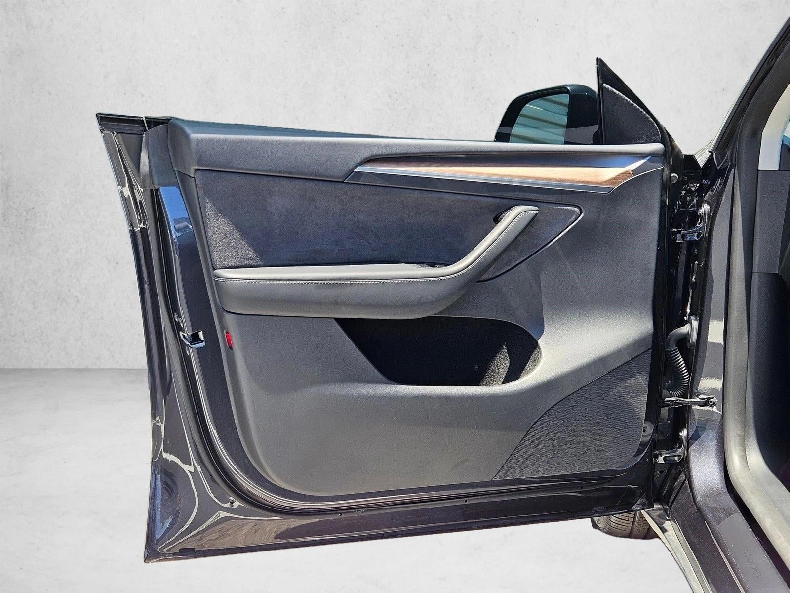 2025 Tesla Model Y Long Range RWD *Ltd Avail*