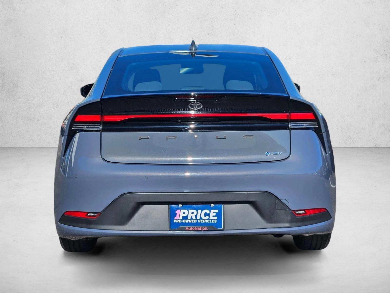 2024 Toyota Prius LE (Natl)