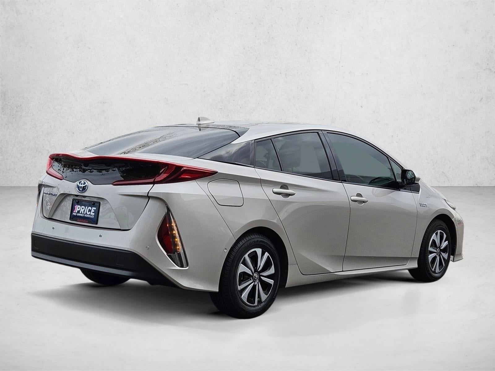 2017 Toyota Prius Prime Advanced (Natl)