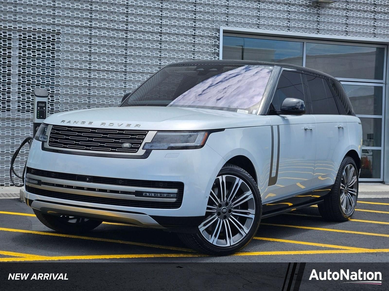 2023 Land Rover Range Rover P530 SE SWB